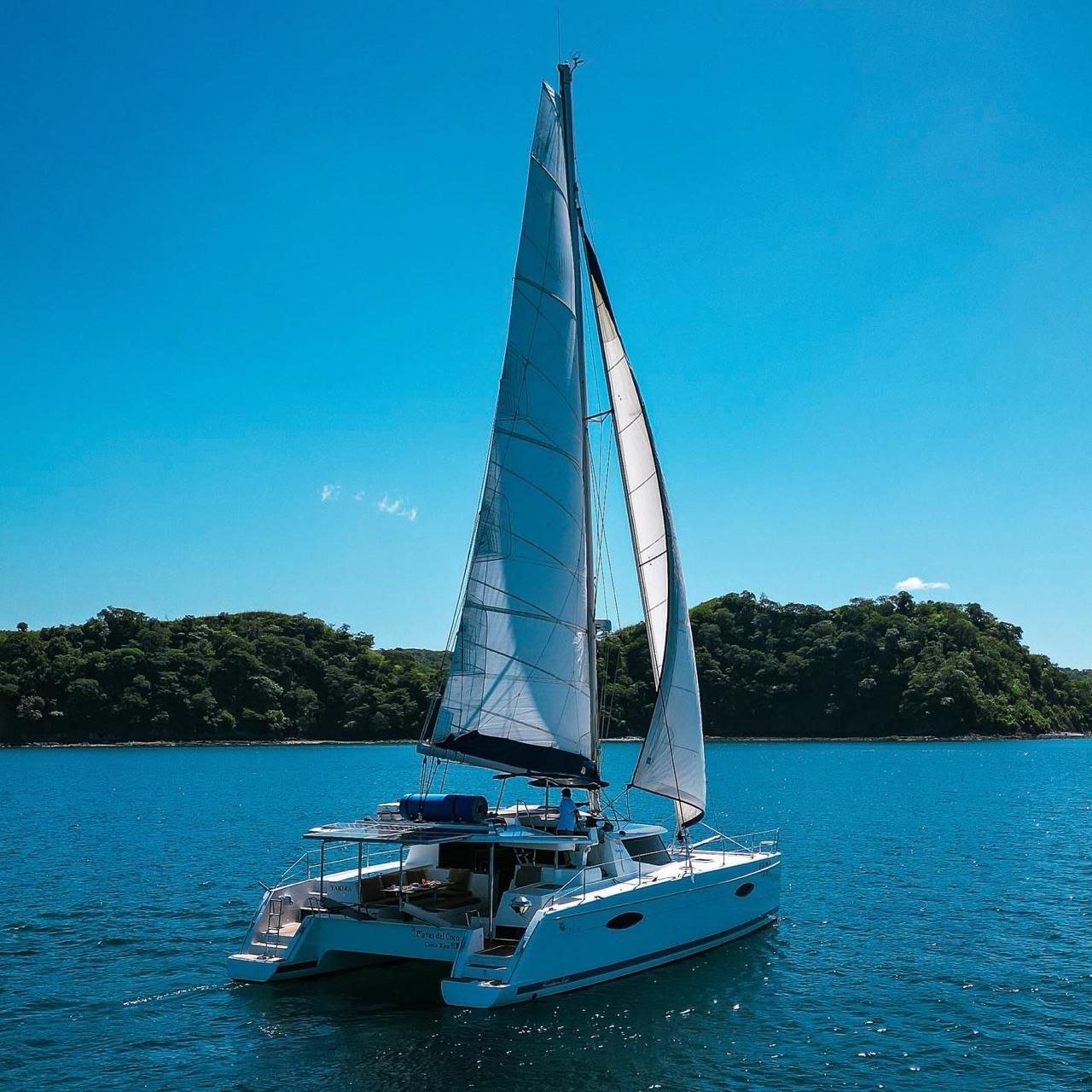 Luxury private catamaran experience in Papagayo
